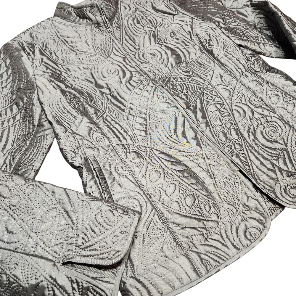 Chico's Silver Metallic Quilted‎ Embroidered Lightweight Jacket Blazer Elegant M